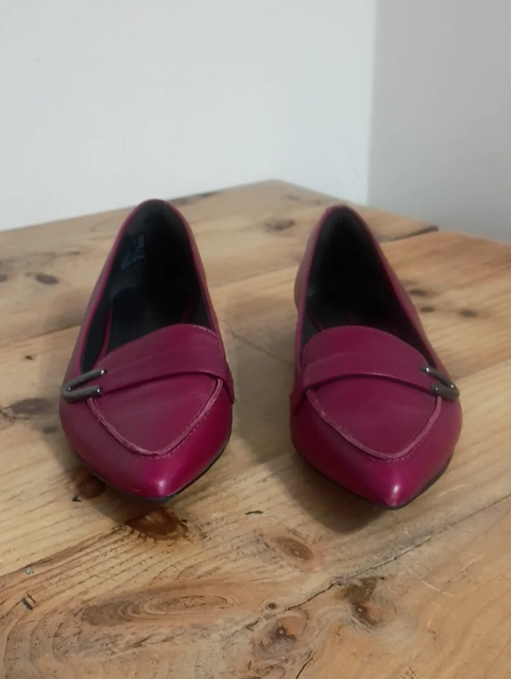Clarks Red Leather Pointed Toe Slip On Flats Size 7